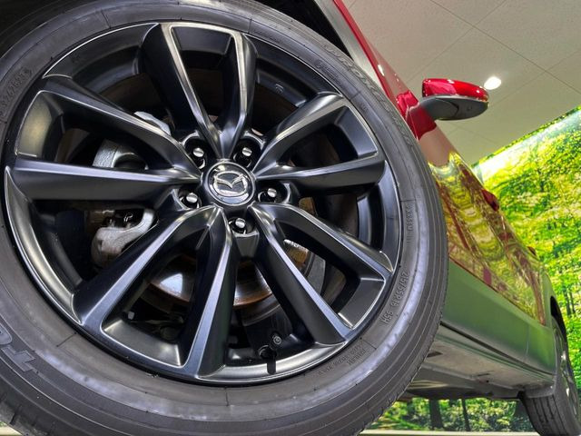 �y����18�C���`�A���~�z�C�[���z�O�ςɃ}�b�`���������A���~�z�C�[���𑕒����Ă���܂��B�e��ЊO�A���~�z�C�[����A�X�^�b�h���X�^�C�����戵�����Ă���܂��B���񂲑��k����������