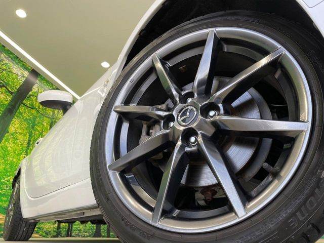 �y����17�C���`�A���~�z�C�[���z�O�ςɃ}�b�`���������A���~�z�C�[���𑕒����Ă���܂��B�e��ЊO�A���~�z�C�[����A�X�^�b�h���X�^�C�����戵�����Ă���܂��B���񂲑��k����������