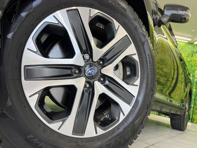 �y����17�C���`�A���~�z�C�[���z�O�ςɃ}�b�`���������A���~�z�C�[���𑕒����Ă���܂��B�e��ЊO�A���~�z�C�[����A�X�^�b�h���X�^�C�����戵�����Ă���܂��B���񂲑��k����������