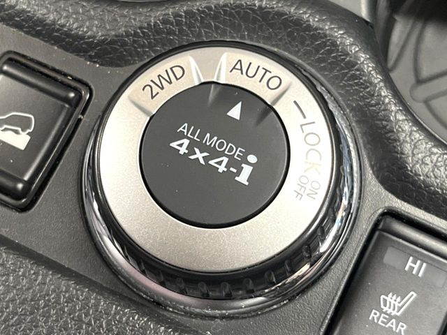 �y�I�[�����[�h4&times;4�z2WD/4WD���[�h����y�ɐ؂�ւ��\�B�R��d����2WD�A�X�^�b�N���ɖ𗧂�LOCK�AAUTO���[�h�ł�4WD�̔z���������Œ������A�H�ʏ󋵂��킸���肵��������T�|�[�g�B