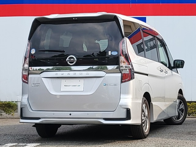 セレナ1.2 e-POWER ハイウェイスターV
