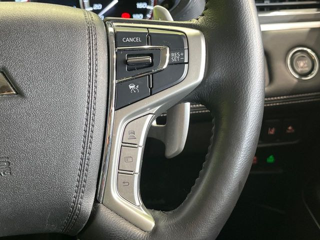 【レーダークルーズコントロール】高速道路での長距離走行が楽に!!自動で速度を保つクルーズコントロールが、衝突軽減システムと連携し、前方の車両を感知して車間を保つように速度調節してくれます!!