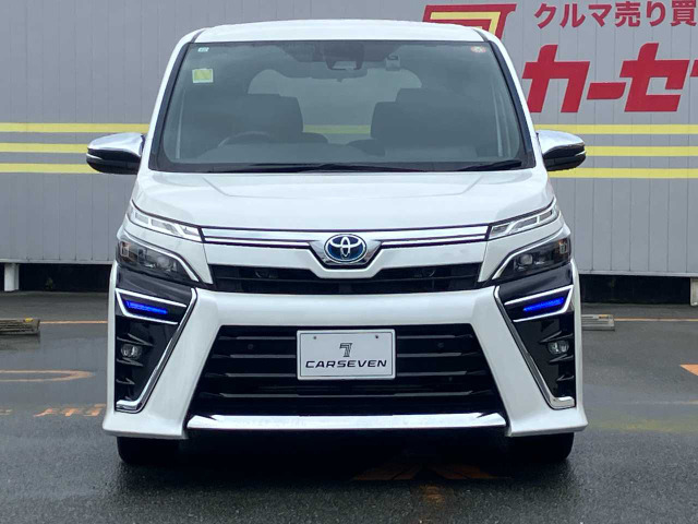ヴォクシー1.8 ハイブリッド ZS 煌III