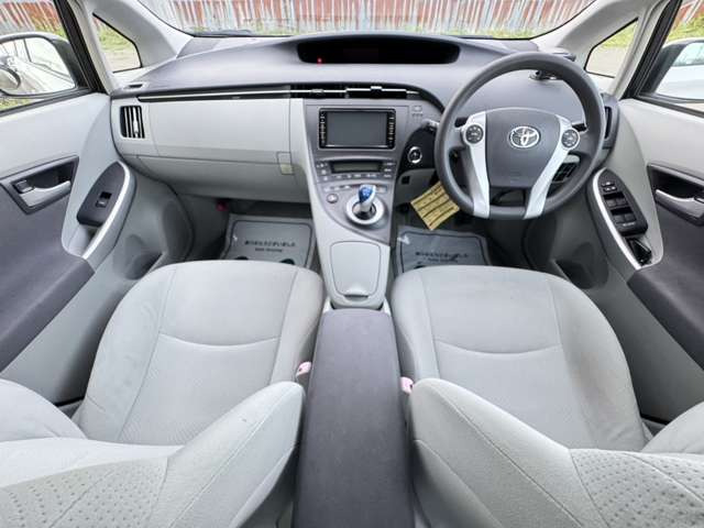 プリウス1.8 S