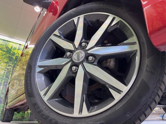 �y����15�C���`�A���~�z�C�[���z�O�ςɃ}�b�`���������A���~�z�C�[���𑕒����Ă���܂��B�e��ЊO�A���~�z�C�[����A�X�^�b�h���X�^�C�����戵�����Ă���܂��B���񂲑��k����������