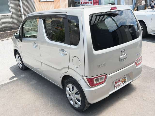 ���X�ł͌y�����Ԃ��畁�ʎԂ܂ŕ��L���I�[�����[�J�[�̎Ԏ�E�F�E�O���[�h��L�x�ɑ����Ă���܂��B
