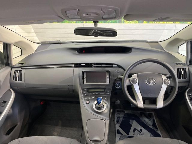 プリウス1.8 L