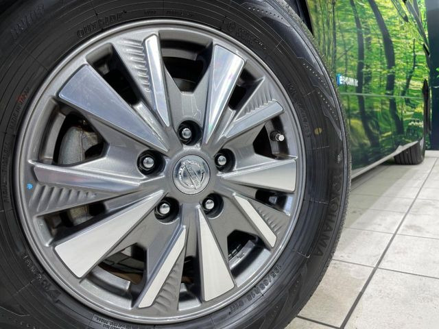 �y����15�C���`�A���~�z�C�[���z�O�ςɃ}�b�`���������A���~�z�C�[���𑕒����Ă���܂��B�e��ЊO�A���~�z�C�[����A�X�^�b�h���X�^�C�����戵�����Ă���܂��B���񂲑��k����������