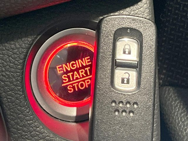 �yHonda�X�}�[�g�L�[�z�J�o����|�P�b�g�ɓ��ꂽ�܂܂ł��h�A�̎{���E�������\�ȃX�}�[�g�L�[�𑕔��B�G���W���̃I���E�I�t�����J�M�����o���K�v����������Ƃ��Ă��֗��ł���