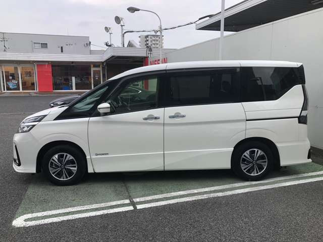 セレナ1.2 e-POWER ハイウェイスターV