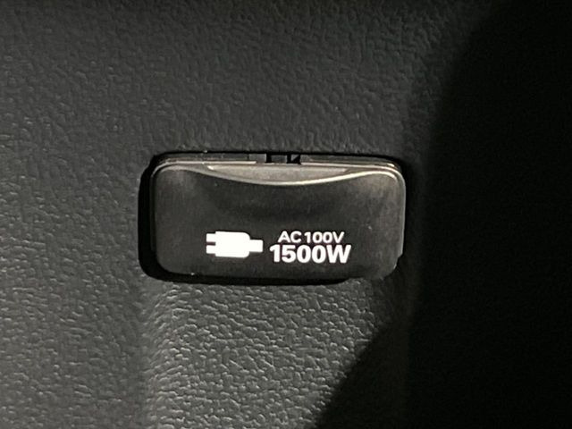 【1500Wアクセサリーコンセント】消費電力1500Wまでの家電が使えます。キャンプやスポーツ・アウトドアでのアクティビティはもちろん、災害・停電の際に大活躍♪