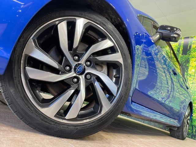 �y����18�C���`�A���~�z�C�[���z�O�ςɃ}�b�`���������A���~�z�C�[���𑕒����Ă���܂��B�e��ЊO�A���~�z�C�[����A�X�^�b�h���X�^�C�����戵�����Ă���܂��B���񂲑��k����������