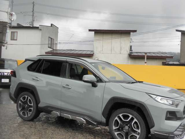 RAV42.0 アドベンチャー 4WD