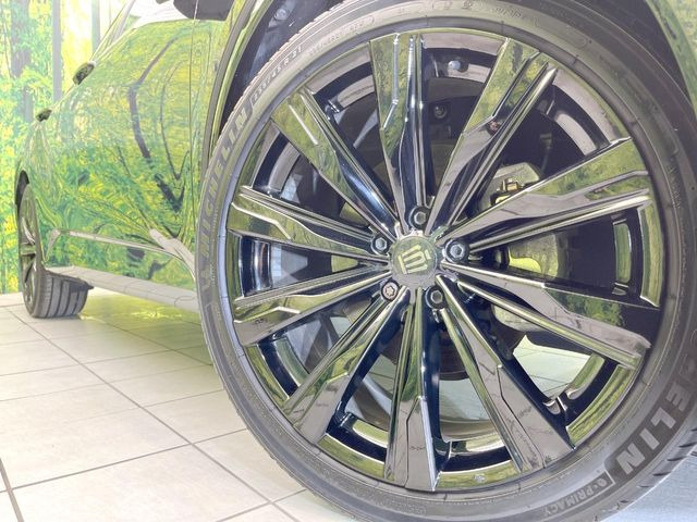 �y����21�C���`�A���~�z�C�[���z�O�ςɃ}�b�`���������A���~�z�C�[���𑕒����Ă���܂��B�e��ЊO�A���~�z�C�[����A�X�^�b�h���X�^�C�����戵�����Ă���܂��B���񂲑��k����������
