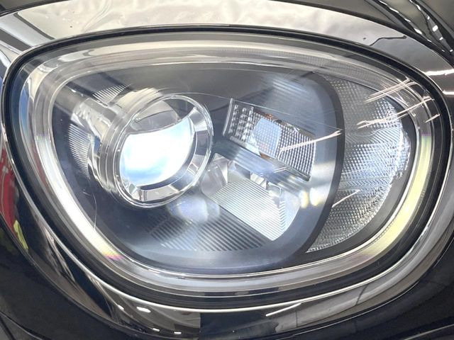 ��LED�w�b�h���C�g:��ԑ��s�����ǍD�Ȏ��E���m�ۂ����S���ĉ^�]�ł��鍂�P�xLED�w�b�h���C�g�𑕔�!�_�����x�������A����d�͂��}�����Ă��܂��B