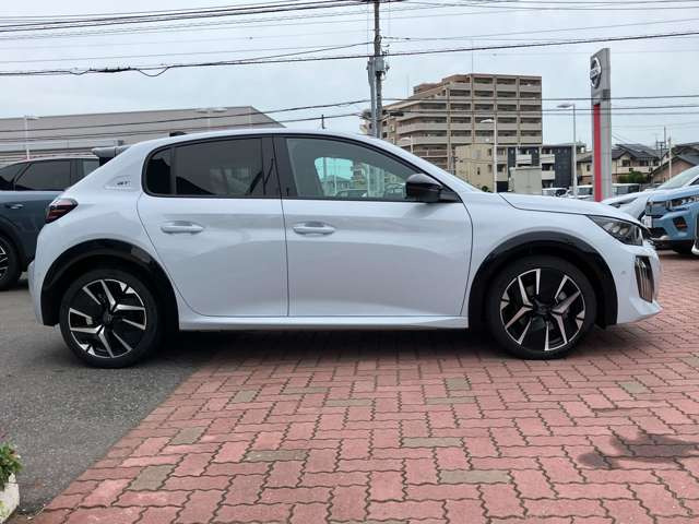 208GT ハイブリッド
