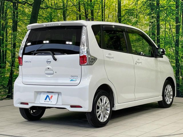 ☆全国のネクステージからお取り寄せが可能※!遠方の店舗に展示してあるクルマが気になる場合も、最寄りの店舗でご覧いただくことが可能です!是非私たちに要望をお聞かせください!※別途費用