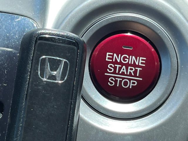 �yHonda�X�}�[�g�L�[�z�J�o����|�P�b�g�ɓ��ꂽ�܂܂ł��h�A�̎{���E�������\�ȃX�}�[�g�L�[�𑕔��B�G���W���̃I���E�I�t�����J�M�����o���K�v����������Ƃ��Ă��֗��ł���