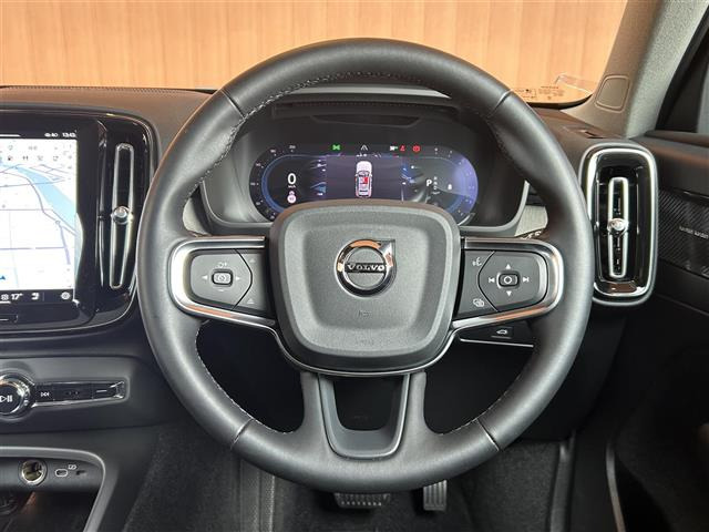XC40ウルトラ B4 AWD 4WD