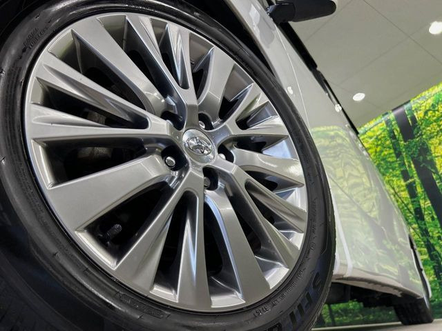 �y����18�C���`�A���~�z�C�[���z�O�ςɃ}�b�`���������A���~�z�C�[���𑕒����Ă���܂��B�e��ЊO�A���~�z�C�[����A�X�^�b�h���X�^�C�����戵�����Ă���܂��B���񂲑��k����������