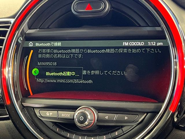 ��Bluetooth:���莝���̃X�}�[�g�t�H���ȂǂƐڑ����A�n���Y�t���[�ʘb��Տꊴ����~���[�W�b�N�Đ������y���݂��������܂��B�����ڑ��ł��̂Ŕς킵��������܂����