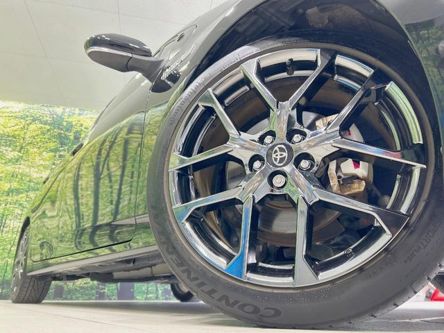 �y����18�C���`�A���~�z�C�[���z�O�ςɃ}�b�`���������A���~�z�C�[���𑕒����Ă���܂��B�e��ЊO�A���~�z�C�[����A�X�^�b�h���X�^�C�����戵�����Ă���܂��B���񂲑��k����������
