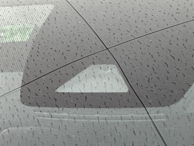 【トヨタセーフティセンス】走行中に前方の車両等を認識し、衝突しそうな時は警報とブレーキで衝突回避と被害軽減をアシスト。より安全にドライブをお楽しみいただけます。