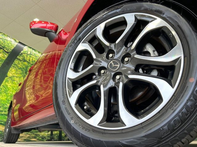 �y����16�C���`�A���~�z�C�[���z�O�ςɃ}�b�`���������A���~�z�C�[���𑕒����Ă���܂��B�e��ЊO�A���~�z�C�[����A�X�^�b�h���X�^�C�����戵�����Ă���܂��B���񂲑��k����������