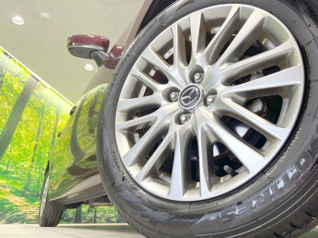 �y����16�C���`�A���~�z�C�[���z�O�ςɃ}�b�`���������A���~�z�C�[���𑕒����Ă���܂��B�e��ЊO�A���~�z�C�[����A�X�^�b�h���X�^�C�����戵�����Ă���܂��B���񂲑��k����������