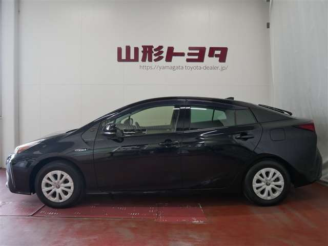 プリウス1.8 S E-Four 4WD