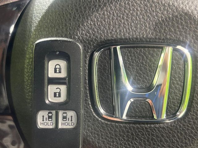 �yHonda�X�}�[�g�L�[�z�J�o����|�P�b�g�ɓ��ꂽ�܂܂ł��h�A�̎{���E�������\�ȃX�}�[�g�L�[�𑕔��B�G���W���̃I���E�I�t�����J�M�����o���K�v����������Ƃ��Ă��֗��ł���