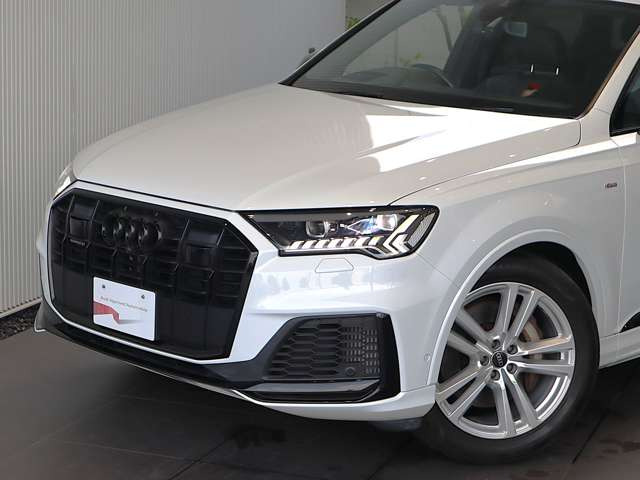 Q755 TFSI クワトロ Sライン 4WD