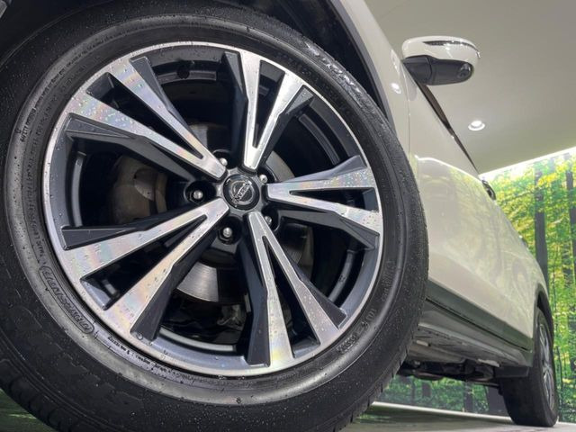 �y����18�C���`�A���~�z�C�[���z�O�ςɃ}�b�`���������A���~�z�C�[���𑕒����Ă���܂��B�e��ЊO�A���~�z�C�[����A�X�^�b�h���X�^�C�����戵�����Ă���܂��B���񂲑��k����������