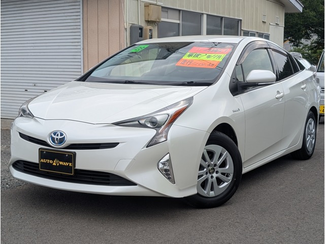 プリウス1.8 A プレミアム E-Four 4WD