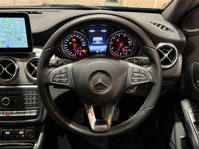 GLAクラスGLA220 4マチック 4WD