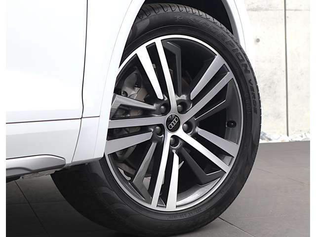 Q5スポーツバック40 TDI クワトロ Sライン ディーゼル 4WD