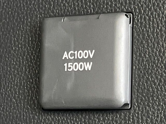 【1500Wアクセサリーコンセント】消費電力1500Wまでの家電が使えます。キャンプやスポーツ・アウトドアでのアクティビティはもちろん、災害・停電の際に大活躍♪