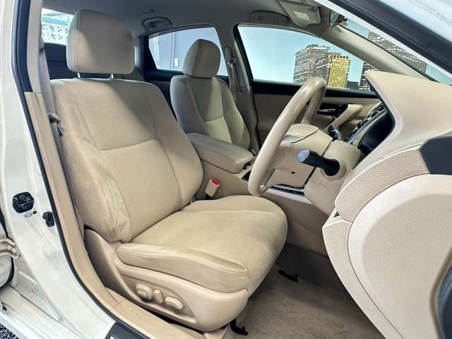 �^�]�Ȃ��L�X�Ƃ��Ă���^�]���₷�������������Ă��܂��������N���[�j���O�����{�ς݂ł��B