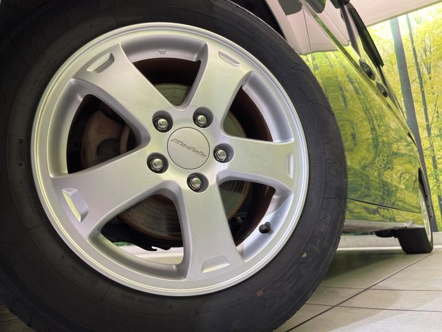�y16�C���`�A���~�z�C�[���z�O�ςɃ}�b�`�����A���~�z�C�[���𑕒����Ă���܂��B�e��A���~�z�C�[����A�X�^�b�h���X�^�C�����戵�����Ă���܂��B���񂲑��k����������