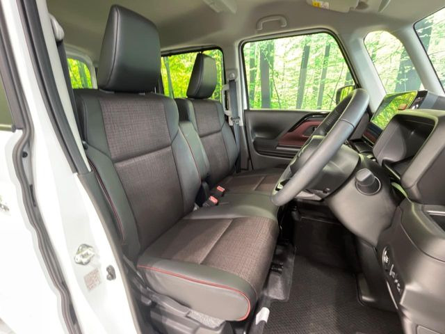 運転席シート廻りは使用感も少なく、良好な状態となっています。丁寧に使われていたことがよくわかりますね。