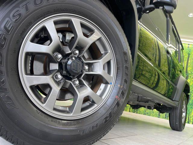 �y����15�C���`�A���~�z�C�[���z�O�ςɃ}�b�`���������A���~�z�C�[���𑕒����Ă���܂��B�e��ЊO�A���~�z�C�[����A�X�^�b�h���X�^�C�����戵�����Ă���܂��B���񂲑��k����������