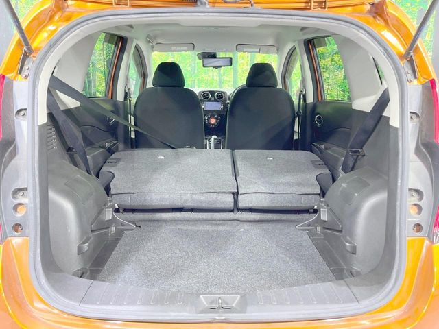 普段のお買い物や通勤、送迎等に十分な荷室スペースを確保しております。セカンドシートを倒すと、大きな荷物の積載も可能です♪