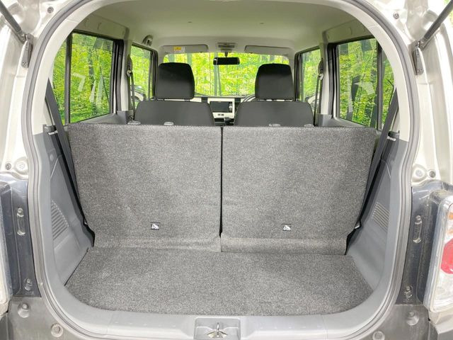 普段のお買い物や通勤、送迎等に十分な荷室スペースを確保しております。セカンドシートを倒すと、大きな荷物の積載も可能です♪