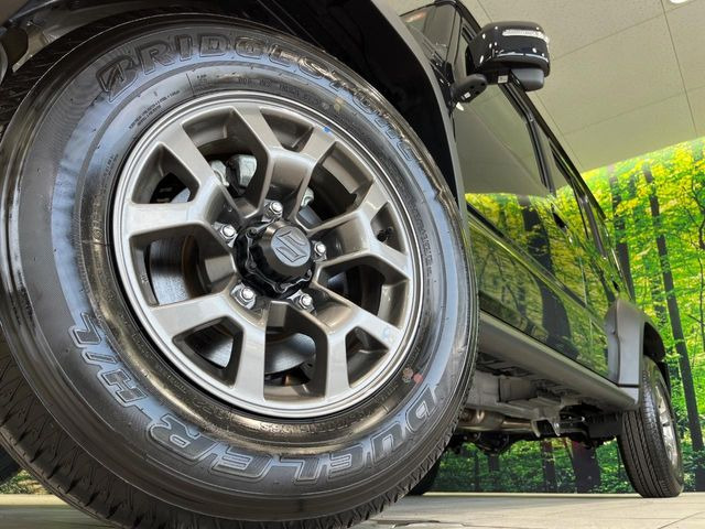�y����15�C���`�A���~�z�C�[���z�O�ςɃ}�b�`���������A���~�z�C�[���𑕒����Ă���܂��B�e��ЊO�A���~�z�C�[����A�X�^�b�h���X�^�C�����戵�����Ă���܂��B���񂲑��k����������