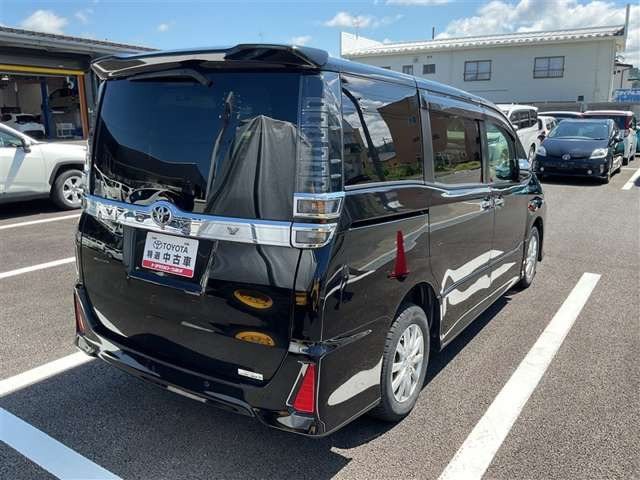ヴォクシー2.0 ZS 煌III 4WD