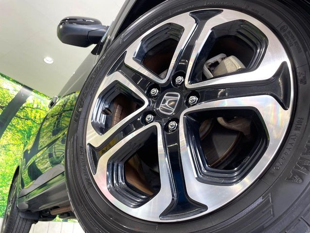 �y����17�C���`�A���~�z�C�[���z�O�ςɃ}�b�`���������A���~�z�C�[���𑕒����Ă���܂��B�e��ЊO�A���~�z�C�[����A�X�^�b�h���X�^�C�����戵�����Ă���܂��B���񂲑��k����������