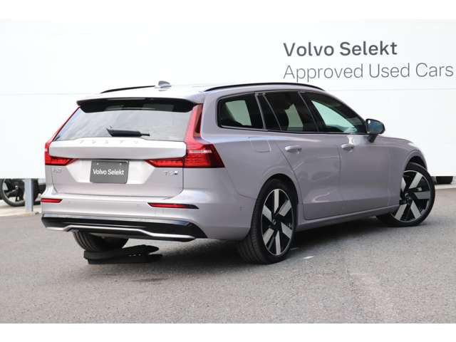 V60ウルトラ T6  AWD プラグインハイブリッド 4WD