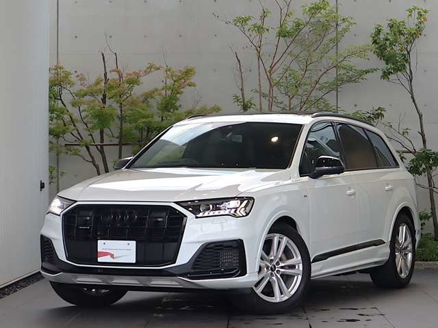 Q755 TFSI クワトロ Sライン 4WD