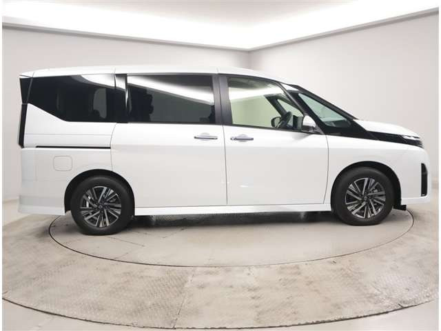 セレナ1.4 e-POWER ハイウェイスターV
