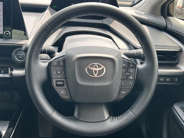 プリウス1.8 U E-Four 4WD